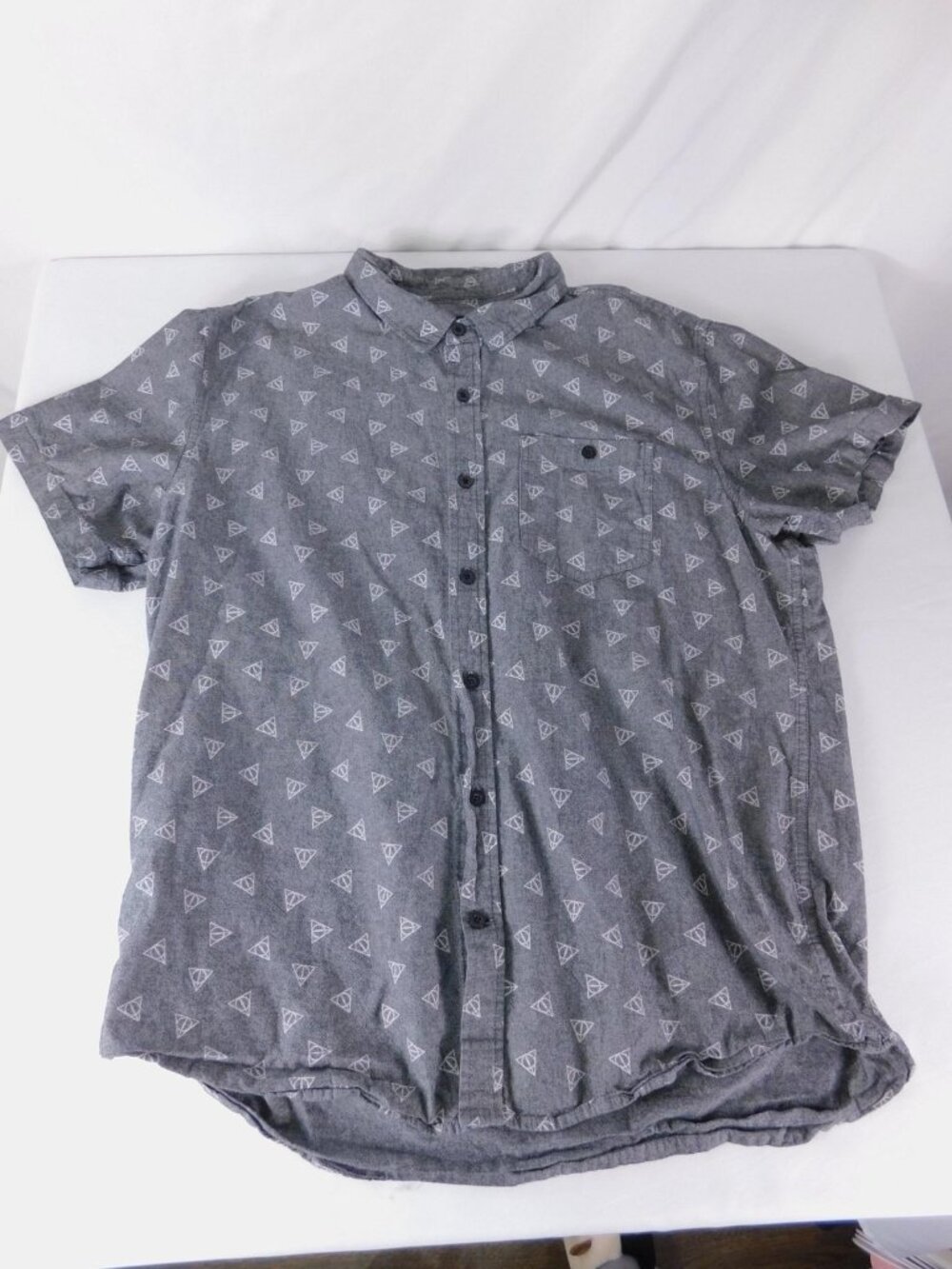 Harry Potter Shirt Mens 2XL Gray Short Sleeve Button-Up Deathly Hallows Print